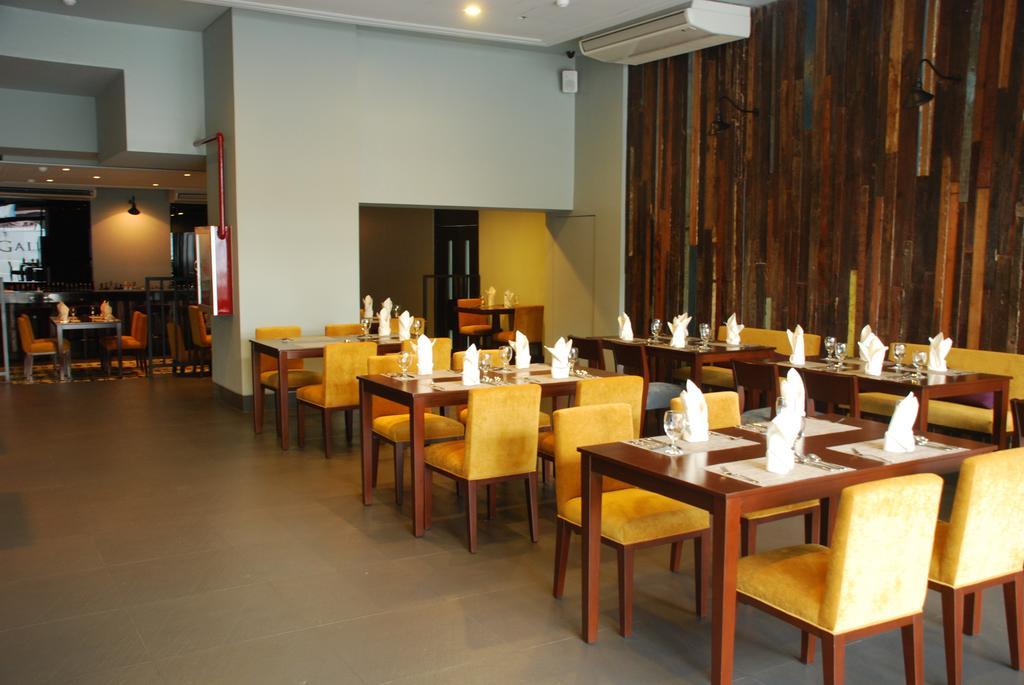 Amelie Hotel Manila Bagian luar foto