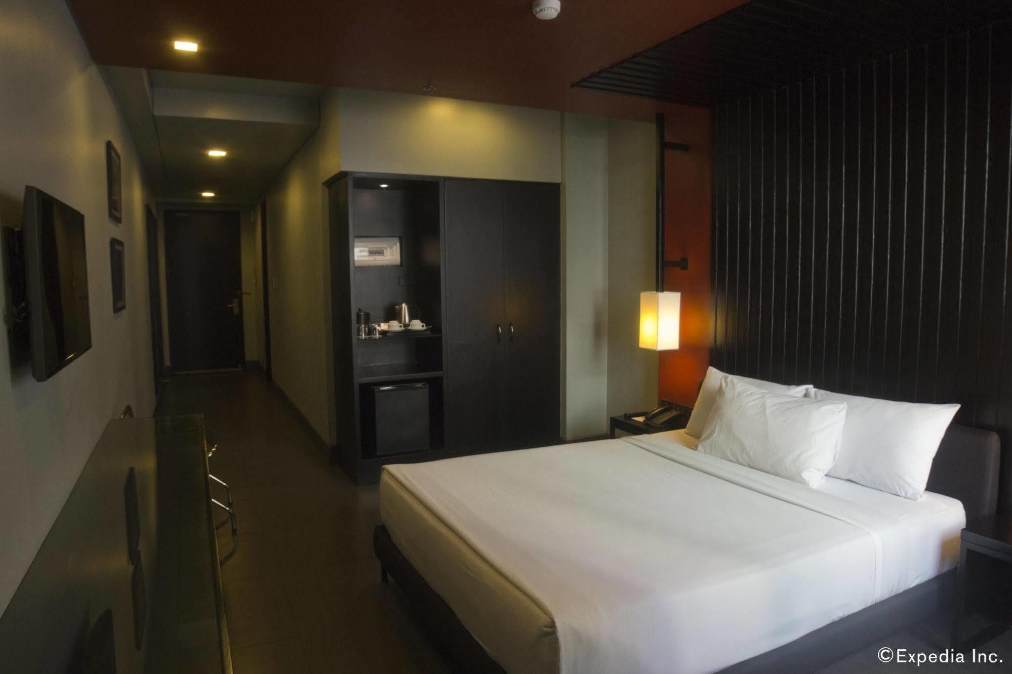 Amelie Hotel Manila Bagian luar foto
