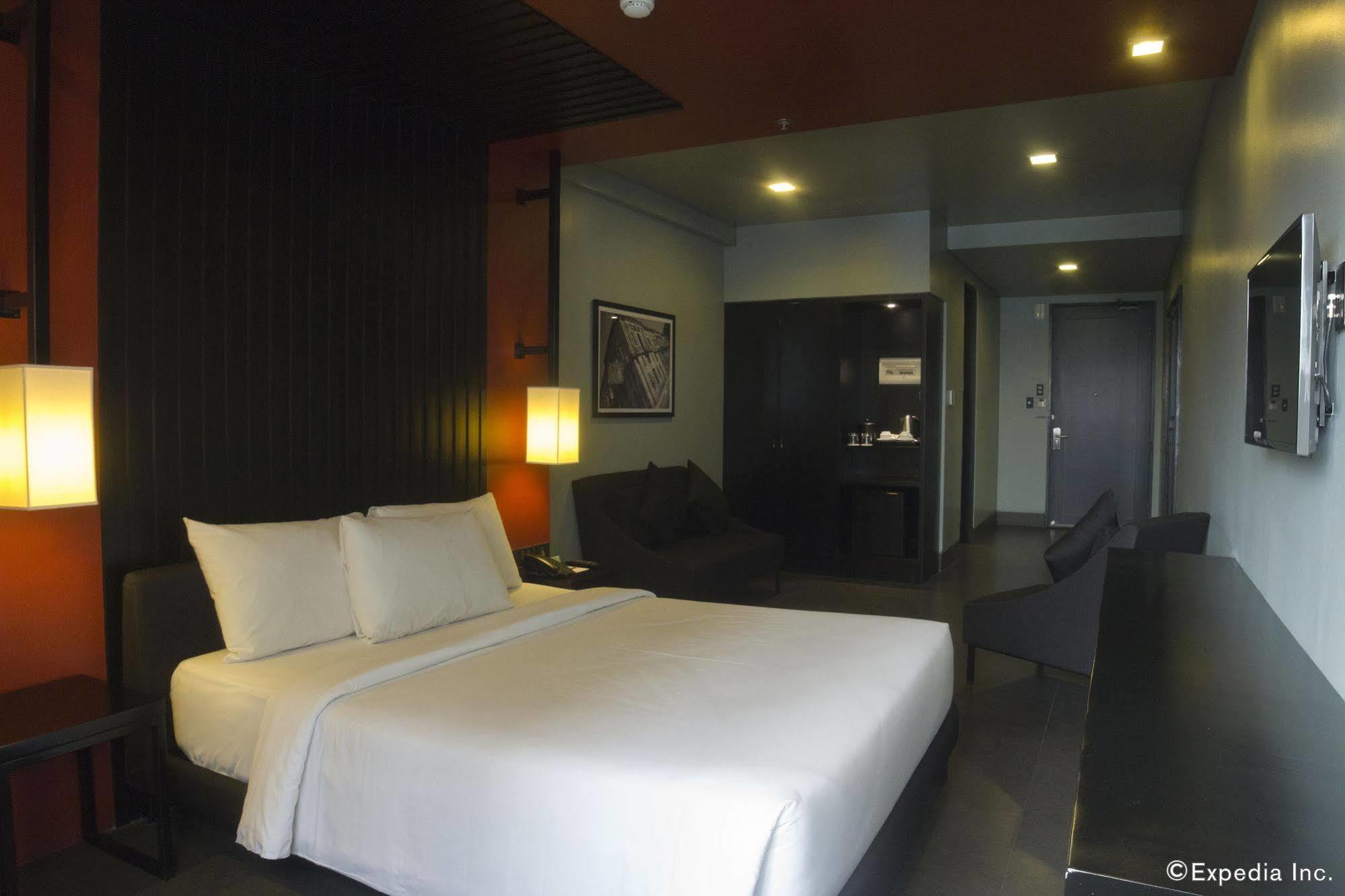 Amelie Hotel Manila Bagian luar foto