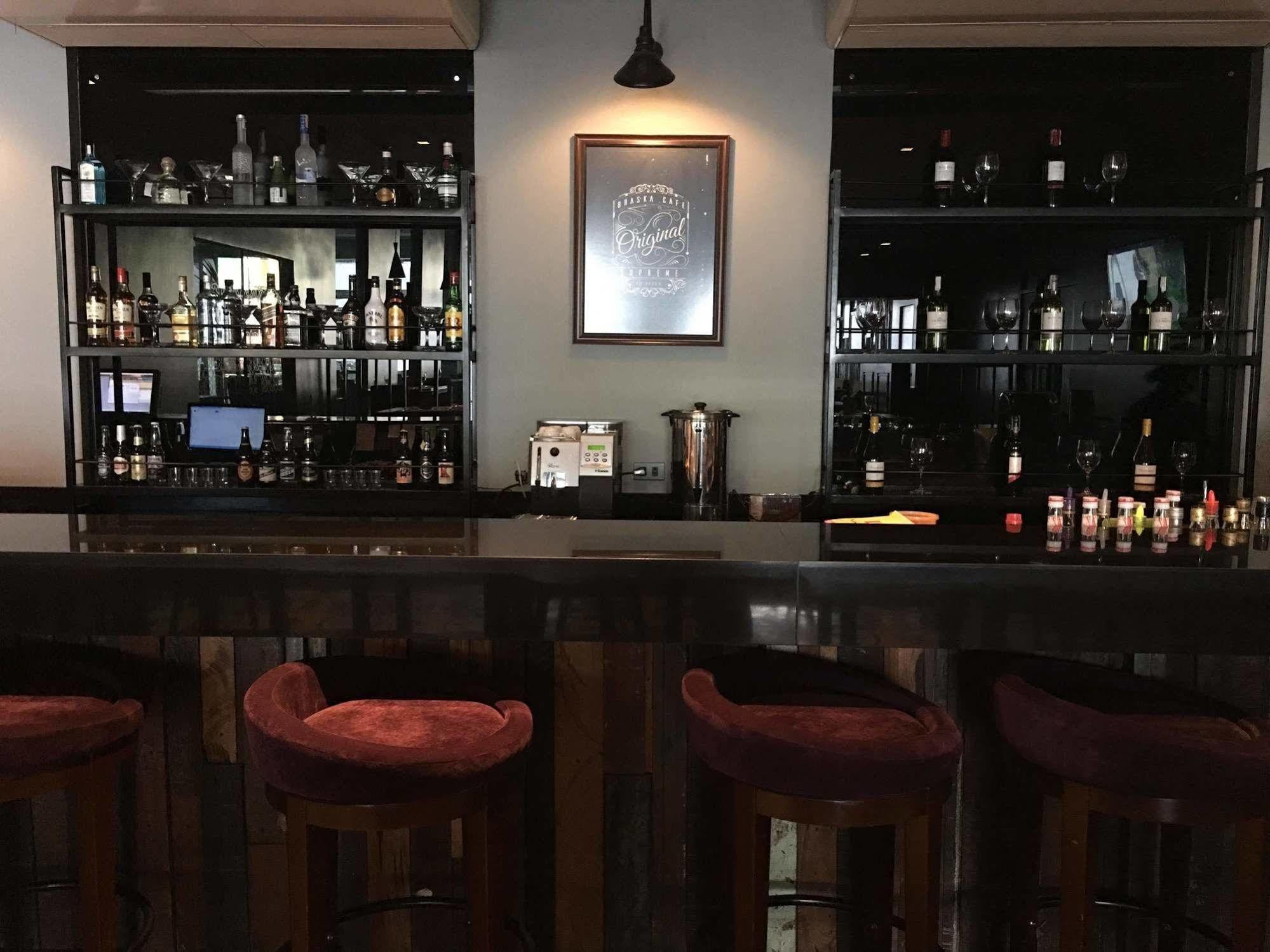 Amelie Hotel Manila Bagian luar foto
