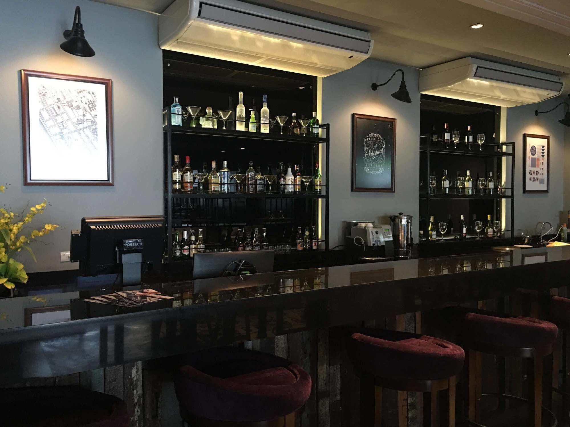 Amelie Hotel Manila Bagian luar foto