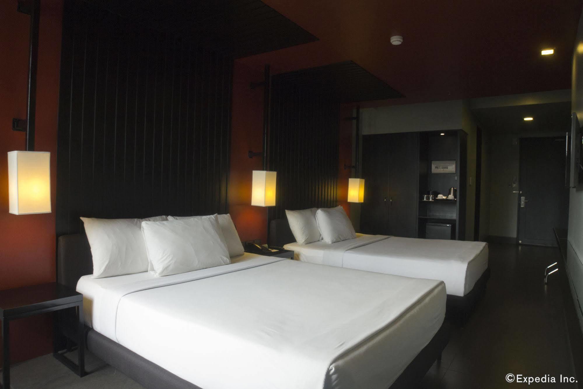Amelie Hotel Manila Bagian luar foto