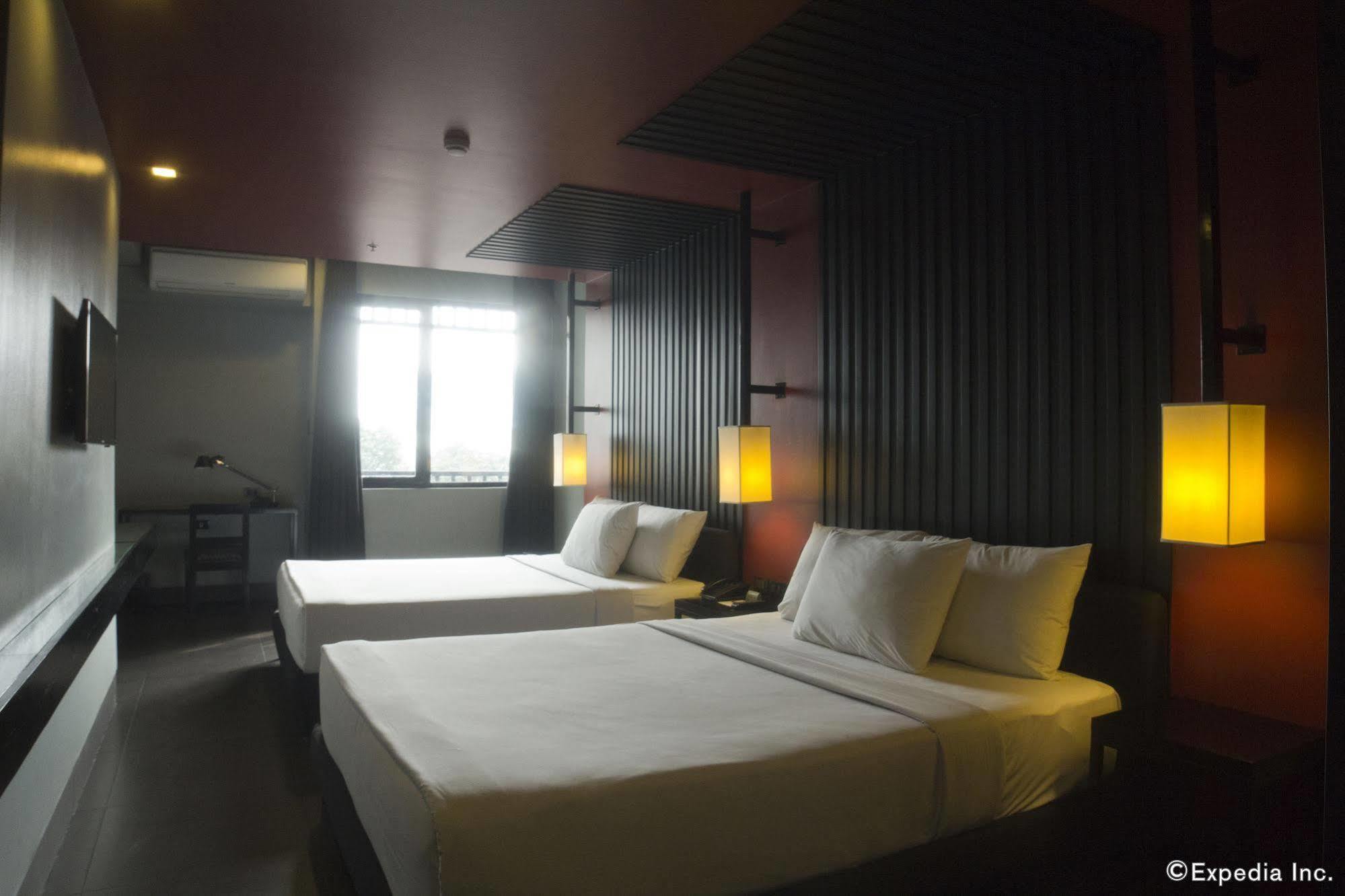 Amelie Hotel Manila Bagian luar foto