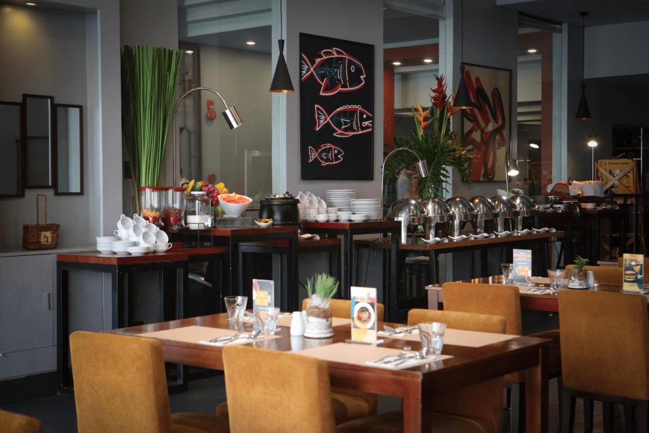 Amelie Hotel Manila Bagian luar foto